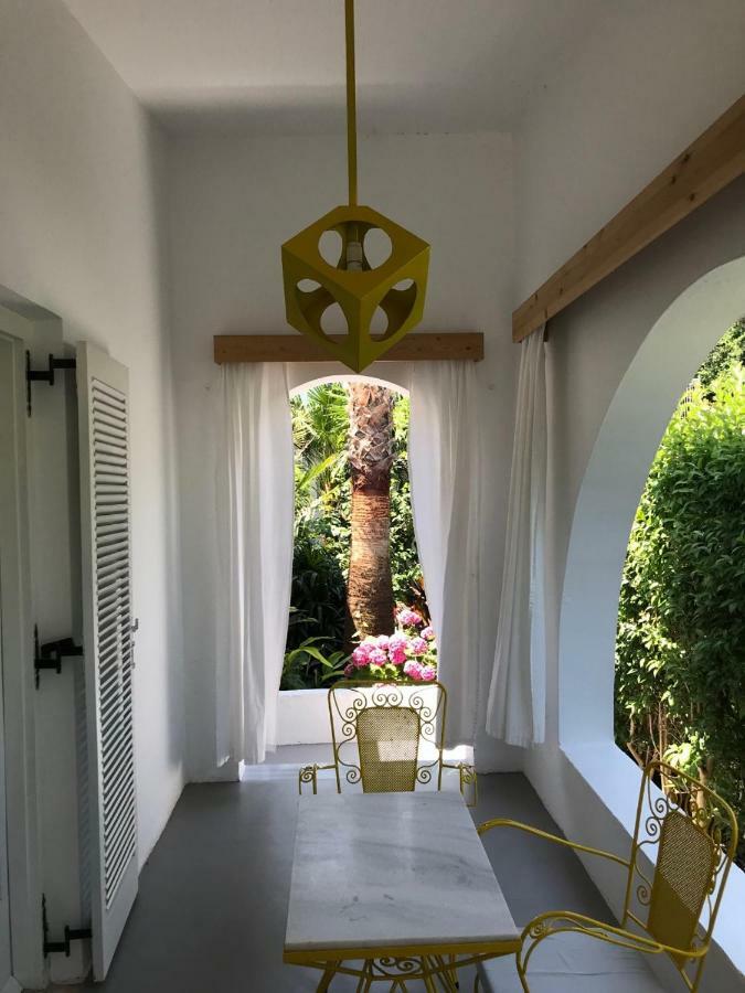 Manolis' House Aparthotel Skiathos Town Exterior photo